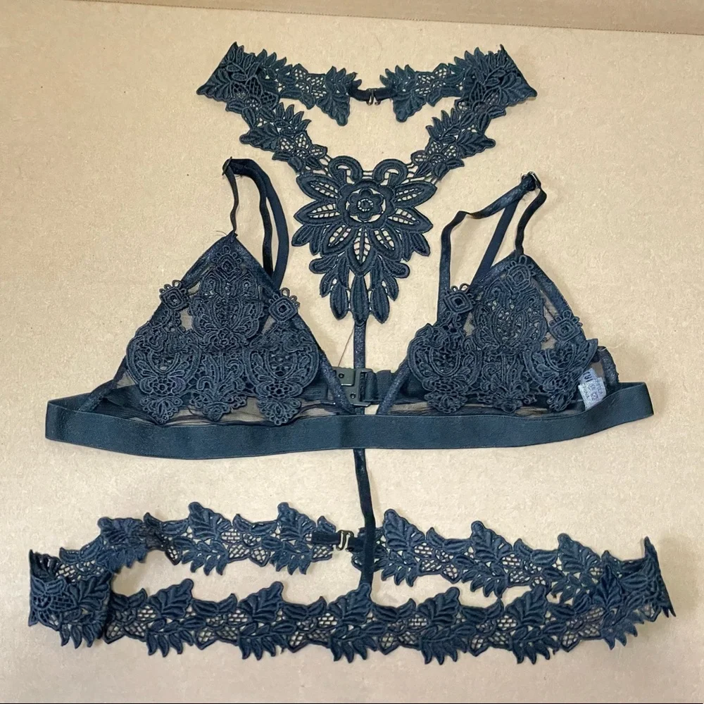 NWT Sexy Floral Bralette w/ Cage - Picture 1 of 5